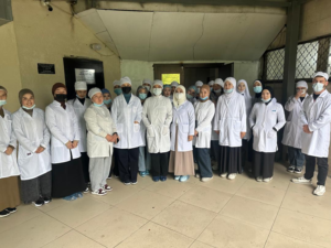 学生参观法医检查中心